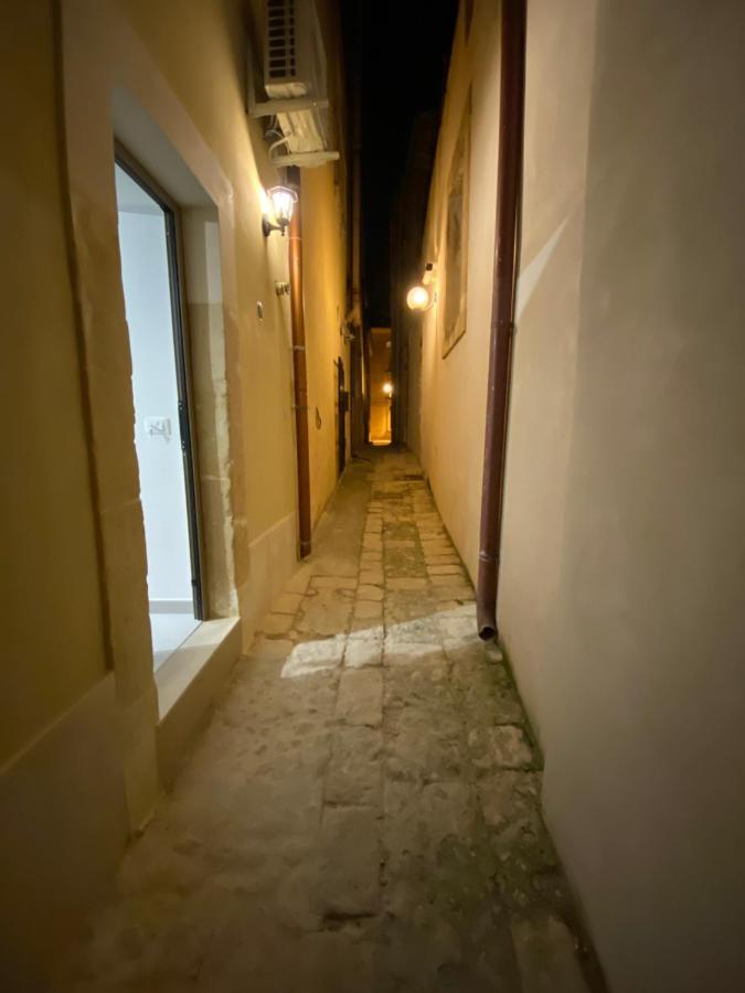 Rossaroll One Park Free Villa Noto Exterior foto